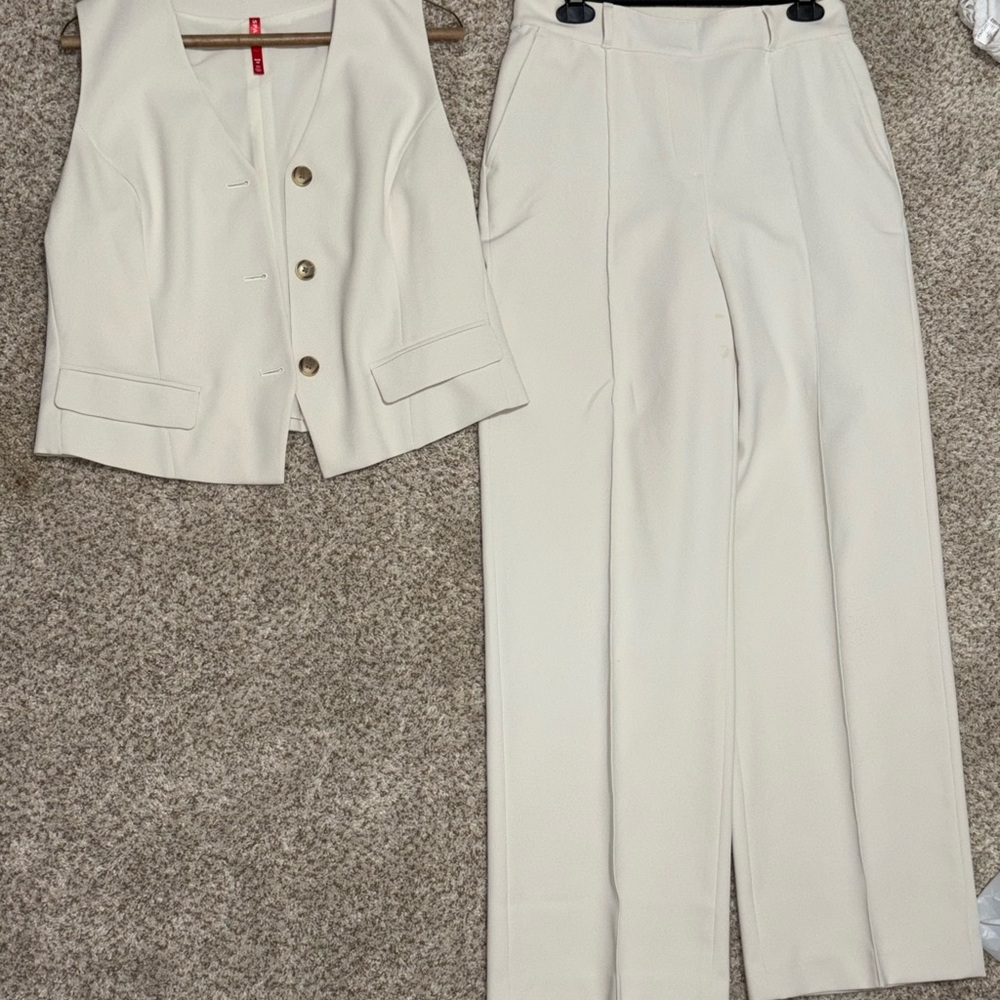 Spanx Elegant Cream Women's Pants & Vest Set.